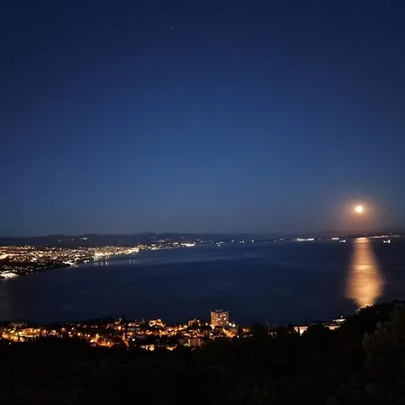 Deavista Opatija Βίλα